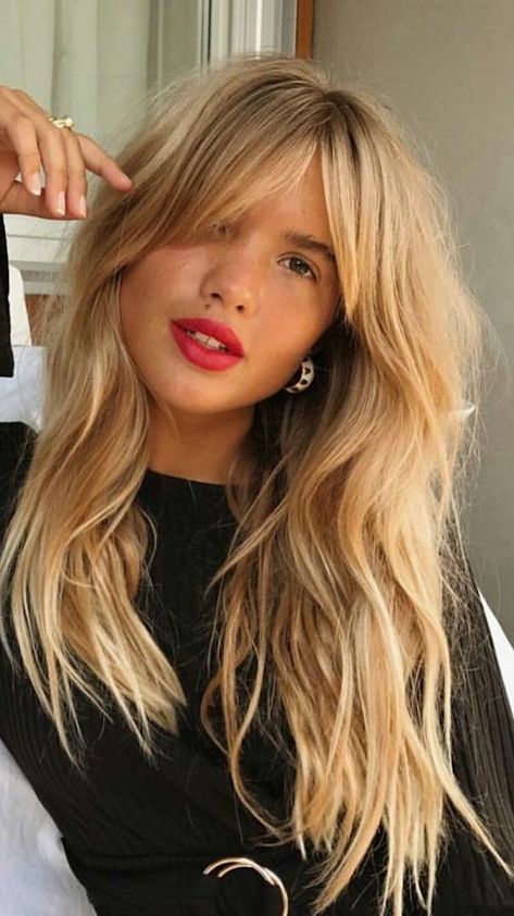 Bridal bangs - Curtain bangs with wedding updos, loose wavy hair Long Fringe Hairstyles, Red Highlights, Blonde Hair Inspiration, Fringe Hairstyles, Long Hair With Bangs, Long Blonde, Trending Hairstyles, Wedding Hairstyles For Long Hair, Long Blonde Hair