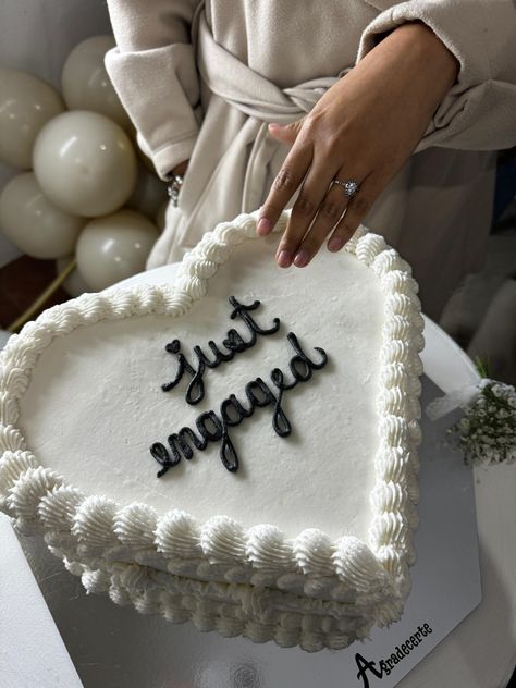 Simple White Engagement Cake, Surprise Engagement Party After Proposal, Heart Engagement Cake, Post Proposal Party Ideas, Engagement Party Backyard Ideas, After Proposal Party, Nye Engagement Party, Engagement Sheet Cake, Engagement Cakes Simple