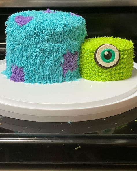 Monsters Inc Cake Smash, Monster Inc Cake Ideas, Monsters Inc Dessert Ideas, Monster Inc Smash Cake Ideas, Sully Cake, Sea Monster Birthday Cake, Mike And Sully, Monster Inc Birthday, Kids Birthday Theme