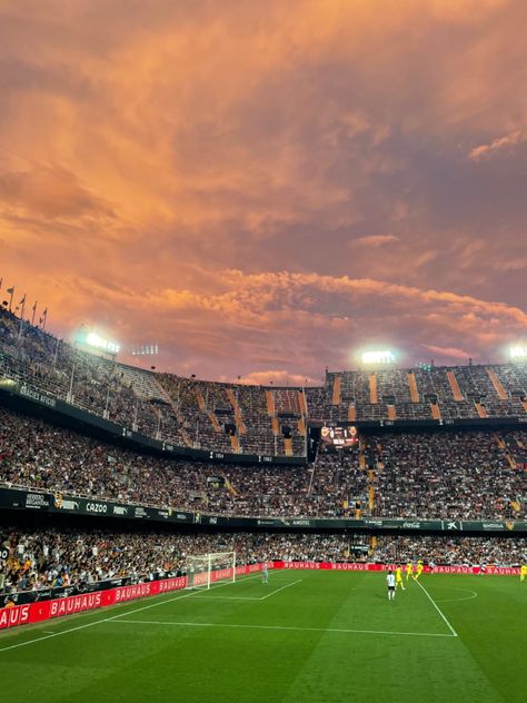 Valencia Football, Valencia Cf, Vision 2025, River Plate, Football Stadiums, Valencia, Vision Board, Things To Do, Spain