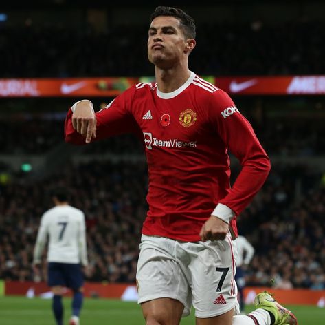 Asthetic Picture, Cristiano Ronaldo Wallpapers, Ronaldo Wallpapers, Play Soccer, Old Trafford, Man United, Cristiano Ronaldo, Manchester United, Ronaldo