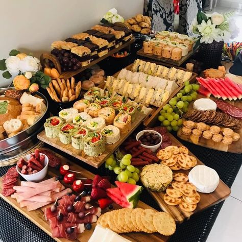 Birthday Appetizers, Snack Platters, Birthday Catering, Charcuterie Meats, Birthday Snacks, Birthday Party Snacks, Snack Platter, Party Food Buffet, Grazing Table