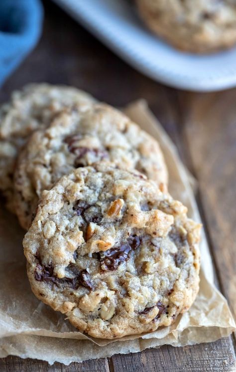 Cowboy Cookies Cowboy Cookie, Cowboy Cookie Recipe, Cowboy Cookies, Cookie Recipes Unique, Baking Chocolate, Oatmeal Cookies Chewy, Cake Mix Cookie Recipes, Low Carb Cookies, Chocolate Cookie Recipes