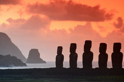 Tongariki & Motu Marotiri | Flickr – Condivisione di foto! Easter Island Travel, South Pacific Islands, Chile Travel, Easter Island, Beautiful Pics, Island Getaway, Travel South, Amazing Travel, Island Hopping