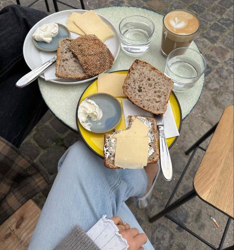 #copenhagen #københavn #bmo #atelierseptember #danmark #cafe #cafecopenhagen #cafe #danish Copenhagen Cafe, Birthday Brunch, Coffee Date, Food Shop, Tasty Dishes, Love Food, Copenhagen, Coffee Shop, Sandwiches