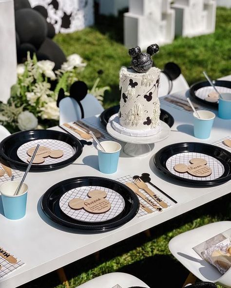 Event Stylist & Designer on Instagram: "Grab your Mickey ears and hop on over, because the Magic truly starts here!🥳 I really don’t know where I got the idea to customize wooden cutlery, but what a fun way to dress up any table! And that fringe cake just screams partaaay 🥳🙈 . . Swipe through to see our fun DIY cookie decorating favors! . 📸Styling, design, cake design, setup, concept, kids table @table.matters . Cake @cuttothecakee Cookie decorating kits @cocoaberry_ Tableware @bonandcopar Mickey Neutral Birthday, Aesthetic Mickey Mouse Party, Monochromatic Mickey Mouse Party, Monochrome Mickey Mouse Party, Vintage Mickey Birthday, Mickey Mouse Table Decorations, Vintage Mickey Mouse Birthday, Fringe Cake, Diy Cookie Decorating