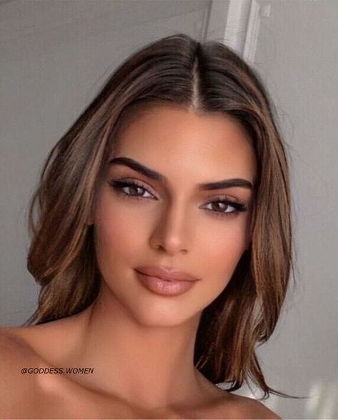 Kendall Jenner Makeup Looks, Kendall Jenner Maquillaje, Jennifer Lopez Makeup, Goddess Women, Kendall Jenner Face, Kendall Jenner Makeup, Classy Makeup, Jenner Makeup, Before And After Pics