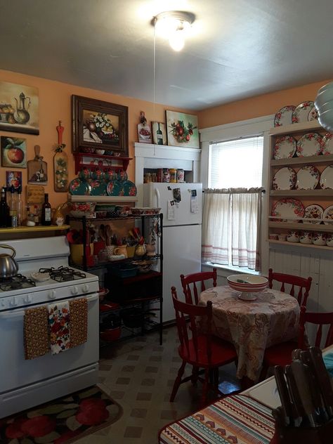 Nostalgic Kitchen Aesthetic, Grandma Core Kitchen, Grandma Kitchen, 1940s Kitchen, Stairs In Kitchen, Kitchen Countertop Decor, Grandma Chic, Countertop Decor, Old Garage