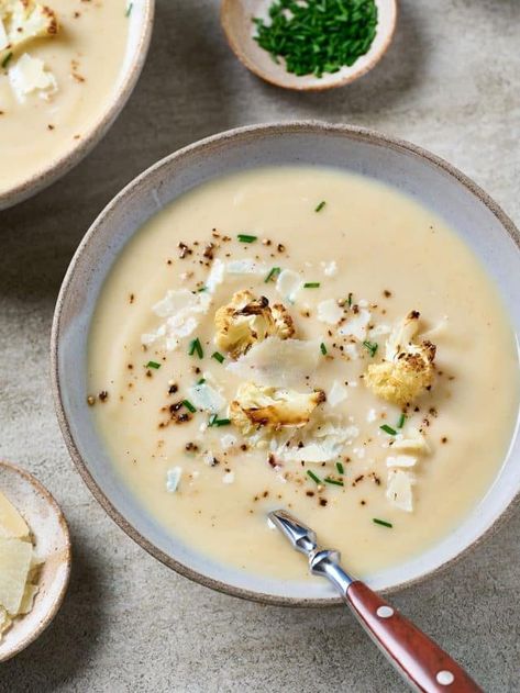 Creamy Roasted Cauliflower Soup - Lemon Blossoms Easy Cauliflower Soup, Creamy Carrot Soup, Creamy Cauliflower Soup, Roasted Cauliflower Soup, Raw Cauliflower, Cauliflower Soup Recipes, Garlic Soup, Creamy Cauliflower, Lemon Blossoms