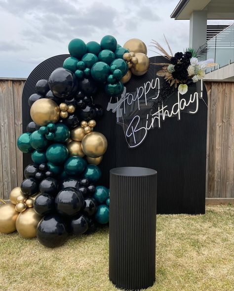 Black Party Decorations, Surprise Birthday Decorations, 18th Birthday Decorations, Black And Gold Balloons, Happy Birthday Decor, Anniversaire Harry Potter, 30th Birthday Party, Gold Party Decorations, Birthday Party Theme Decorations