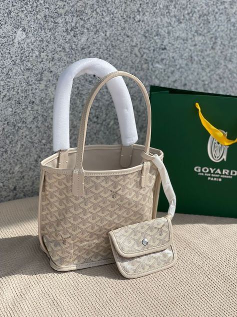 Goyard Tote Price, Goyard Tote Bag, Next Luxury, Goyard Tote, Louis Bag, Goyard Bag, Girly Bags, Buy Bags, Luxury Purses