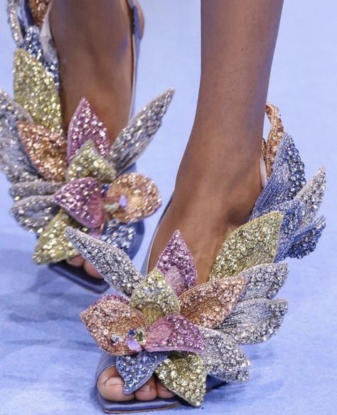 Elie Saab Haute Couture, Runway Shoes, Dramatic Style, Floral Sandals, Dior Haute Couture, Womens Stilettos, Peep Toe Shoes, Floral Shoes, Crystal Flower