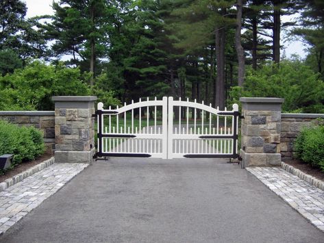 Wooden Driveway Gates | Tri State Gate Driveway Gates Entrance, Driveway Entrance Gate, Gate Landscaping, Wooden Driveway Gates, Entrance Gates Driveway, Wooden Gate Designs, Wood Gates Driveway, Driveway Entrance Landscaping, Modern Driveway