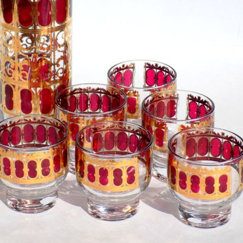 Mid Century Bar Set Culver Cranberry Scroll Cocktail by Vetera Vintage Cocktails, Glass Things, Holiday Bar, Cocktail Pitcher, Mid Century Bar, Bar Cart Decor, Scroll Pattern, Apartment Aesthetic, Gold Wrap