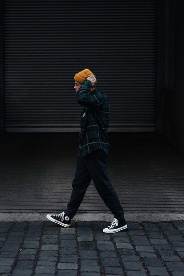 Skater Aesthetic Men, Men’s Vans Outfit, Beanie Outfit Men Street Styles, Men Converse Outfit, Kevin Elezaj, Beanie Outfit Men, Vans Outfit Men, Lacoste Sweater, Black Outfit Men