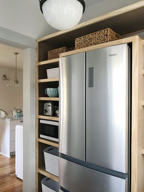 Learn how we constructed DIY pantry shelves in our beach house using a simple construction technique and just two materials: MDF panels and 1x2" boards. Clever Kitchen Ideas, Diy Pantry Shelves, Pantry Redo, Diy Pantry Organization, Glass Shelves Decor, Kitchen Furniture Storage, Pantry Shelves, Built In Pantry, Custom Pantry