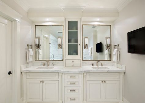 20 Classy and Functional Double Bathroom Vanities | Home Design Lover Small Bath Design, Master Vanity, Long Bathroom, Makeover Kamar Mandi, Master Bath Design, Bad Inspiration, Master Bath Remodel, Garage Apartment, Shabby Chic Bathroom