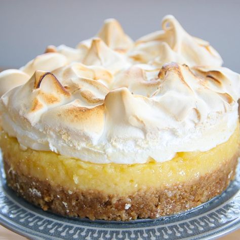 Here's my gluten free lemon meringue pie recipe with biscuit base! It's dairy free and low FODMAP too and so easy to make at home. Gluten Free Lemon Meringue Pie Recipe, Gluten Free Lemon Meringue, Biscuit Base Recipe, Lemon Meringue Pie Recipe, Gluten Free Lemon Meringue Pie, Lemon Meringue Cheesecake, Gluten Free Easter, Meringue Pie Recipes, Gluten Free Pastry