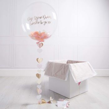 Personalised Paper Anniversary Bubble Balloon Party Balloon Ideas, Engagement Balloons, Bobo Balloons, Newspaper Gift, Personalised Balloons, Mothers Day Balloons, Personalized Confetti, Balloon Words, Bubblegum Balloons