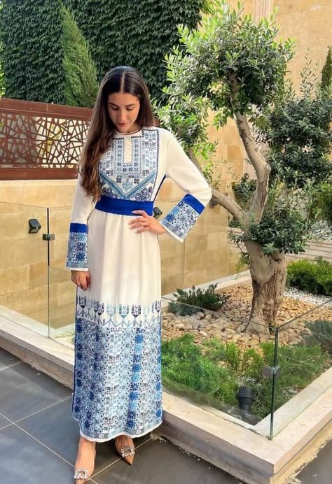 Jordan Traditional Clothing, Jordanian Dress, Churidar Pajama, Tunisian Clothes, Kimono Modern, Jordan Dress, Nikkah Dress, Modest Fashion Hijab, Modest Dresses Casual