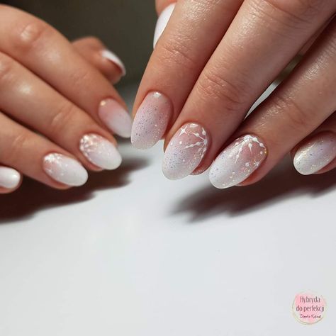 Silver And White Winter Nails, Nokti Za Zimu, Snowy French Manicure, Snowy Nails White Glitter, Ombre Snowflake Nails Winter, White Snow Nails Glitter, Shellac Colours, Shellac Colors, Sweater Nails