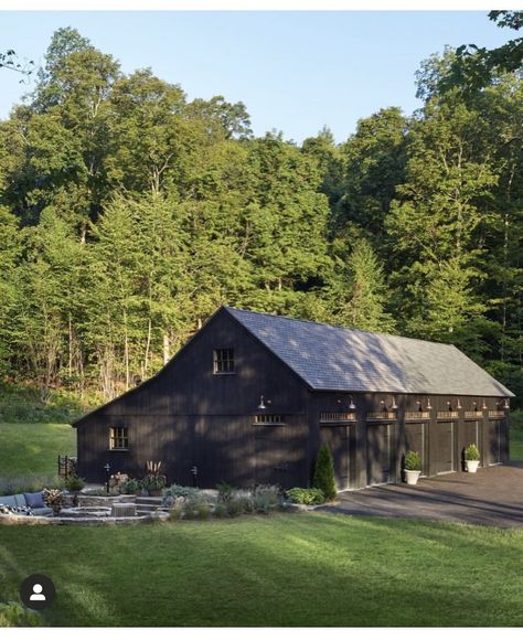 Red Barn House, Black Modern Farmhouse, Out Building, Post And Beam Barn, Timber Frame Barn, Black Houses, Barn Kits, Garage Exterior, Black Barn