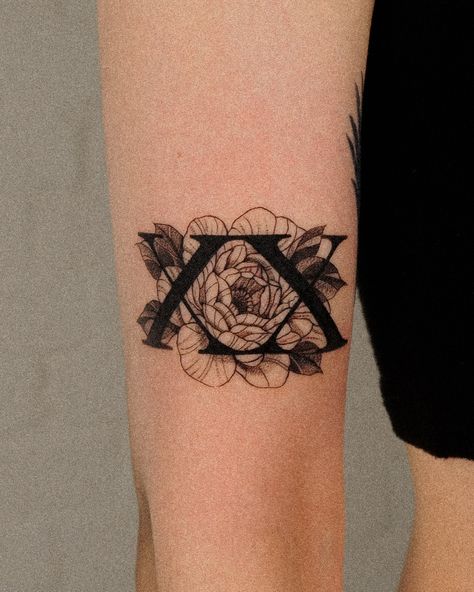 HXH Logo with a Flower 🪷 #hxh #hunterxhunter #hxhtattoo #hunterxhuntertattoo #animetattoogermany #animetattooartist #animetattoo Hunterxhunter Tattoo, Hxh Tattoos, Hxh Tattoo Ideas, Hunter X Hunter Tattoo, Hunter Tattoo, Spider Tattoo, Anime Tattoos, Neck Tattoo, Hunter X Hunter