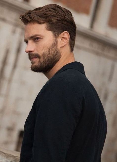 Smart Mens Hairstyles, Old Money Mens Hair, Men Business Haircut, Back Of Head Mens Haircut, Jamie Dornan Hair, Old Money Beard Style, Classic Men Hairstyle, Short Old Money Hairstyles Men, Windows Peak Hair Styles Men