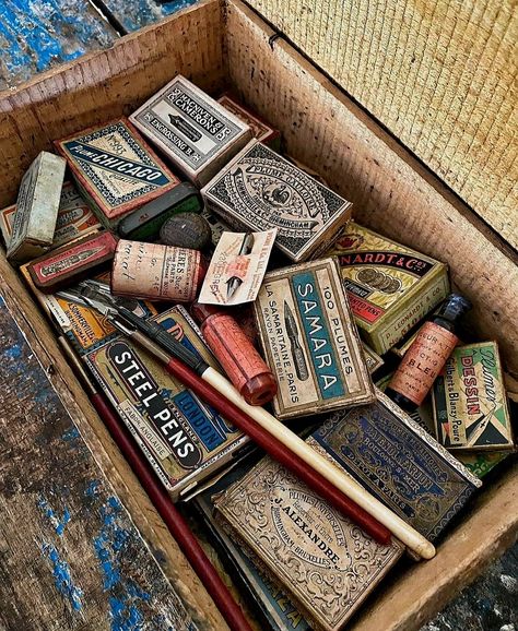 Vintage Art Supplies, Vintage School Supplies, Vintage Office Supplies, Vintage Office, Fleetwood Mac, Antique Shops, Antique Art, My Vibe, Adele