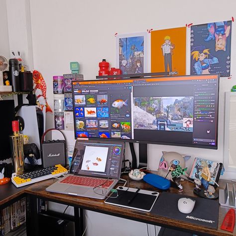 Old setup, haven't been drawing for awhile now maybe I should get back to it soon (；゜∀゜) Artist Battlestation, Guys Desk, Small Room Setup, Artist Workspace, Geek Room, Gaming Desk Setup, Desk Setups, Diy Room Decor For Teens, Gamer Room Decor