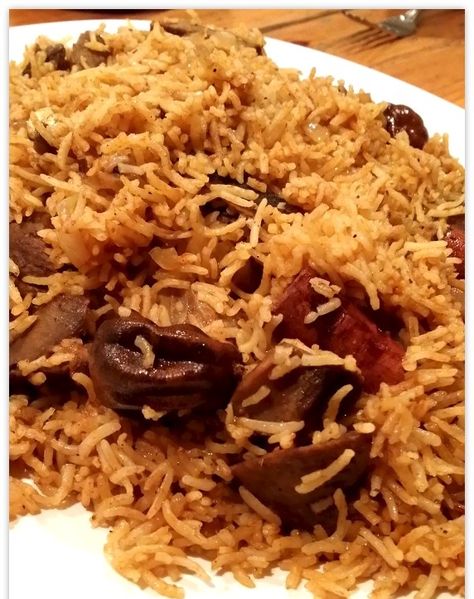 Kebsa, a Gulf-Style One Pot Rice & Meat Dish Arabian Dishes, Arabian Kitchen, Kabsa Recipe, Dried Limes, Arabic Dishes, Variety Rice, Culinary Tips, Rice Meat, Books Kitchen