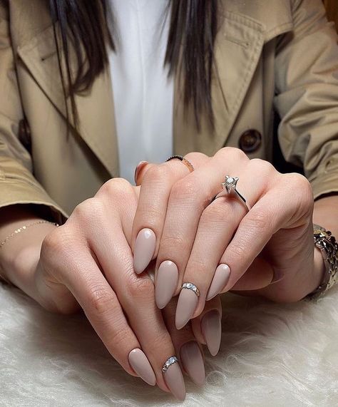 Nails Beige, Beige Nail, Nail Almond, Nails Nail Art Designs, Easy Nail Ideas, Beige Nails Design, Sand Nails, New Nail Colors, Evil Eye Nails