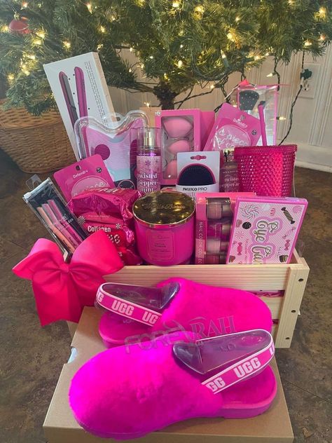 Barbie Gift Basket, Barbie Gifts, Birthday Gift Baskets, Sweet Dogs, Barbie World, Gift Basket, Happy Mothers Day, Happy Mothers, Gift Baskets