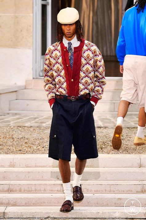 Tagwalk: The Fashion Search Engine Preppy Boy Outfits, Formal Streetwear, Fashion Models Men, Preppy Boys, Vintage Preppy, Layering Outfits, Fashion Inspiration Design, Black Men Fashion, Fashion Line