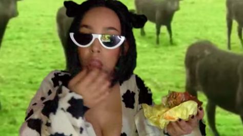 Btch Im a Cow is the summer bop taking over the internet with memes Doja Cat Cow Outfit, Doja Cat Say So Outfit, Doja Cat Cow, Neon Orange Nails, Cow Outfits, Bright Lipstick, A Cow, Cat Costumes, Music Memes