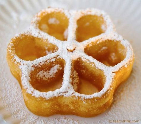 Country Fair Waffle Sugar Waffles Recipe, Rosettes Cookie Recipe, Rosette Recipe, Rosette Cookies, Pizzelle Recipe, Waffle Iron Recipes, Carnival Food, Waffle Cookies, Country Fair