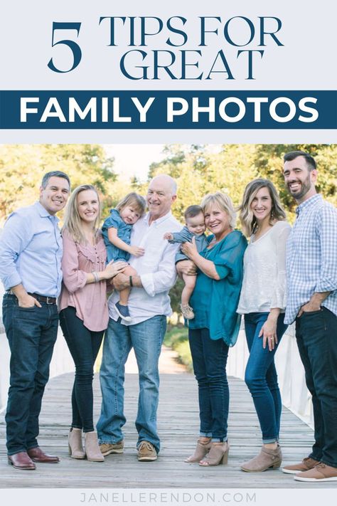 Family photos can feel overwhelming, but these 5 easy tips will help you have a great family photoshoot! Read on for family photo outfit tips and what to wear, outdoor posing ideas, and how to take photos with a baby or toddler. Outfit Ideas For Family Photoshoot, Family Picture Outfits With Jeans, Family Photo Outfits City, Family Photo Casual Outfits, Casual Family Photo Outfits Jeans, Easy Family Photo Outfits, Family Photo Props Outdoor, Casual Family Pictures Outfits Jeans, Family Photo Outfits Jeans