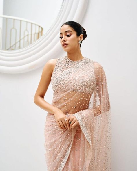 Wedding Guest Saree Inspiration from Janhvi Kapoor Shimmer Saree, Jahnvi Kapoor, Sequin Saree, Janhvi Kapoor, Simple Sarees, Saree Photoshoot, Wedding Function, Stylish Sarees, Bridesmaid Outfit