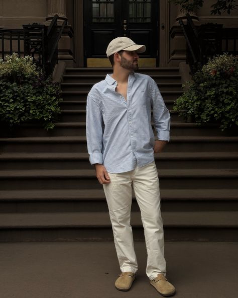 Men fall outfit Tan Pants White Shirt Men, White Shirt Beige Pants Men, Beige Pant Outfits Man, Khaki Pants White Shirt Men, Cream Shirt Brown Pants Men, Beige Pants Men, White Pants Men, Beige Hat, Fall Fit