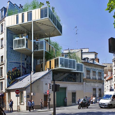 parasitic-rooftop-apartments-paris / new city codes allow outcrops to be added during a building's renovation Parasite Architecture, Parasitic Architecture, Rooftop Apartment, Architecture Renovation, Apartments Exterior, Paris Rooftops, Roof Extension, Building Renovation, Innovative Architecture