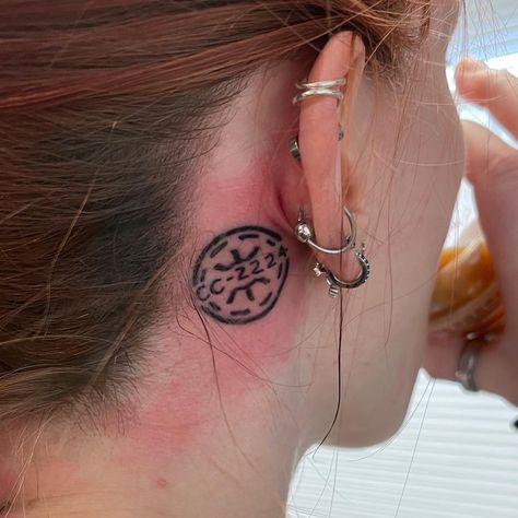 Jedi Code Tattoo, Star Wars Ear Tattoo, Xwing Star Wars Tattoo, Commander Cody Tattoo, Star Wars Jedi Symbol Tattoo, Droid Tattoo Starwars, Jedi Order, Galactic Republic, Behind Ear Tattoo