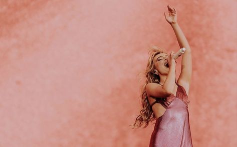 Sabrina Carpenter Desktop Wallpaper, Sabrina Carpenter Laptop Wallpaper, Sabrina Carpenter Wallpaper Laptop, Sabrina Carpenter Performing, Sabrina Ann Lynn Carpenter, Bst Hyde Park, Header For Twitter, Laptop Wallpaper Desktop Wallpapers, Festival 2023