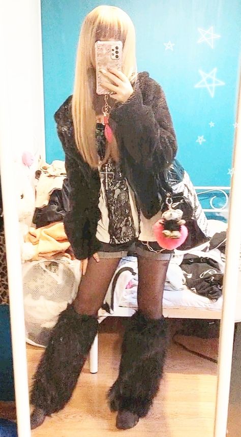 Ora Gyaru, Kuro Gyaru, Gyaru Outfits, Rokku Gyaru, Gyaru Aesthetic, Gyaru Style, Gyaru Fashion, 2000s Fashion Outfits, J Fashion