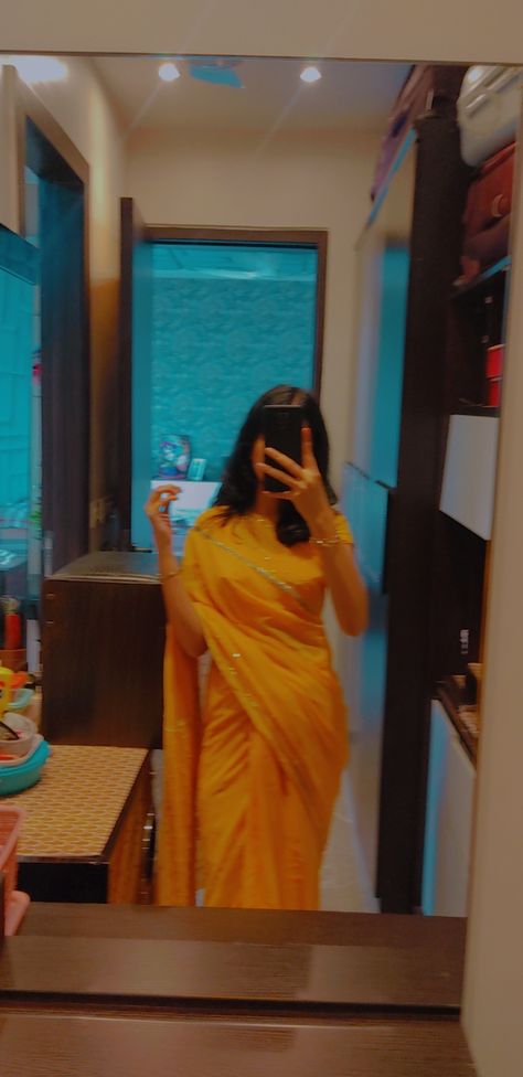 Saree Snapchat Story, Saree Snap, Peach Color Saree, Fake Pic, Buddha Wisdom, Orange Saree, Fashionable Saree Blouse Designs, Cute Images For Dp, Islamic Cartoon