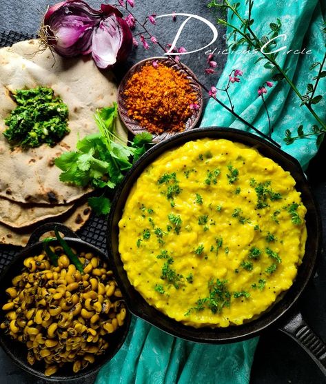 In frame: Pithla bajri bhakri, thecha & chawali and shengdane chutney. �🚩🚩 Chick flour/gram flour semi solid curry, Pearl millet bread. green chillies chutney,black eye bean stir fried, Peanuts chutney. This dish represents Maharashtra- state in India where I belong to, state of farmers. This tradition food represents humble and a comfort meal to every Maharashtrian. Pithla bhakri served with thecha, onion, chillies is a perfect combination! I couldn't express how much comfort this food gives Pithala Bhakri, Flower Decoration For Ganpati, Millet Bread, Maharashtrian Food, Black Eyed Beans, Peanut Chutney, Pearl Millet, Decoration For Ganpati, Gram Flour