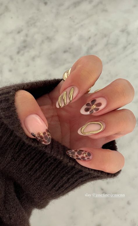 Fall Nails Simple Designs, Cute Designs Nails, Simple Funky Nails, Traditional Nail Art, Barbara Kristoffersen, Future Nails, Nail Aesthetic, Hello Nails, Classy Acrylic Nails