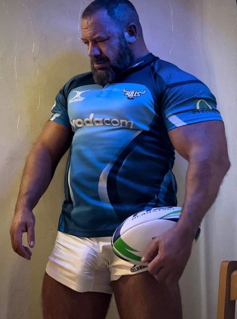 Rugby Muscle, Rugby Body, Buff Guys, Hot Rugby Players, Bulking Season, Chubby Guy, Handsome Older Men, Men Sport Pants, Rugby Men