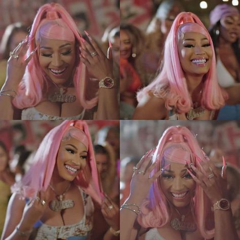 Female Rapper Pfp, Old Nicki Minaj Pics, 2000s Aesthetic Pfp, Nicki Pfp, Nicki Manij, Nicki Minaj Wig, Old Nicki Minaj, Nicki Baby, Nicki Minaj Hairstyles