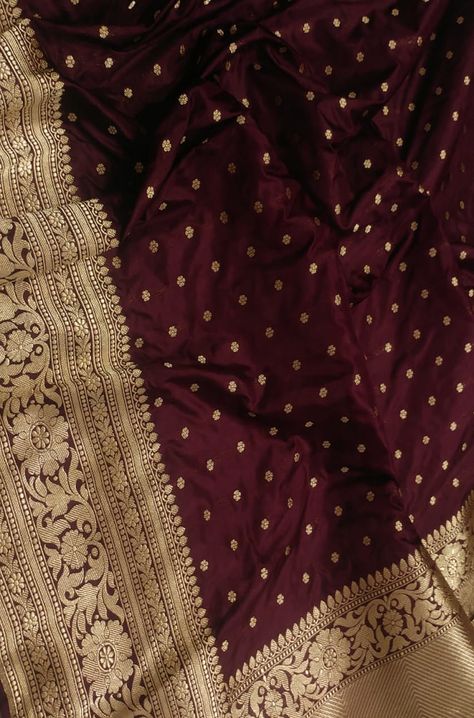 Latest Silk Sarees, Maroon Saree, Silk Sarees Online Shopping, Indian Sari Dress, New Saree Designs, Banarsi Saree, Wedding Saree Collection, Fashionable Saree Blouse Designs, Katan Silk Saree