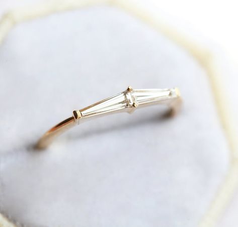 Modern Tapered Baguette Diamond Ring 18k Gold Diamond - Etsy Australia Baguette Diamond Ring, Baguette Engagement Ring, Gold Diamond Engagement Ring, Baguette Diamond Rings, Gold Diamond Engagement Rings, Buying An Engagement Ring, Unique Diamond Rings, Moissanite Wedding Rings, Rose Yellow